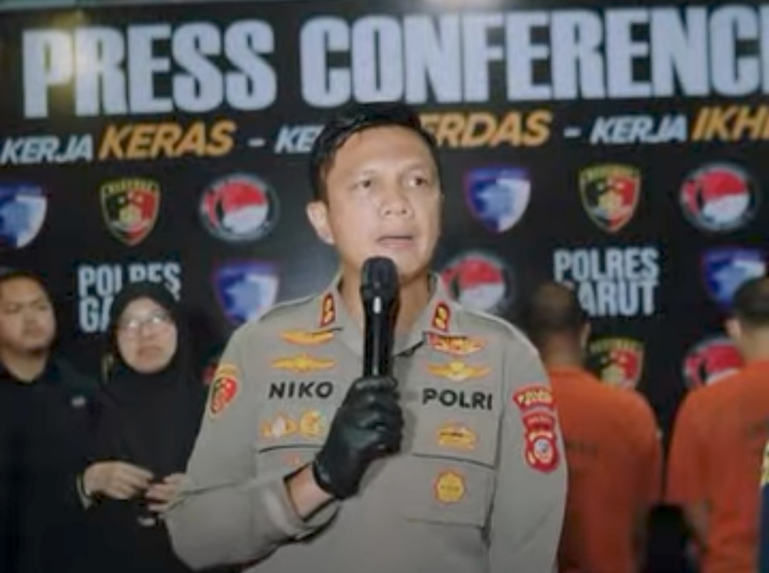 Polisi Amankan Tiga Tersangka Bisnis Gelap Benih Lobster di Garut